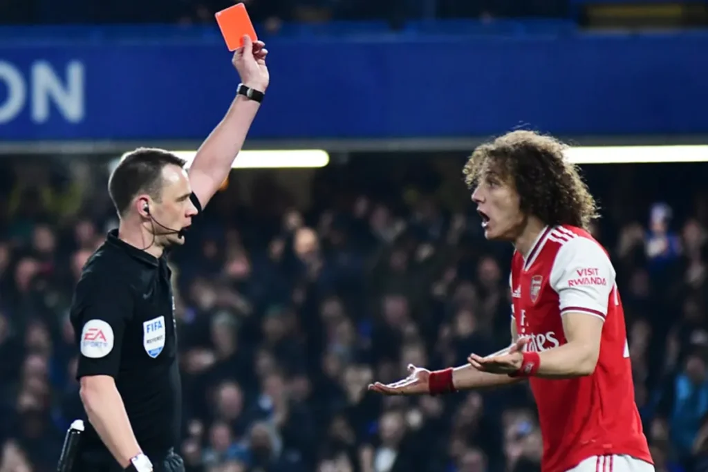 足球中遭罰紅牌對球隊傷害不小